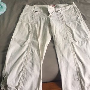 White capris pants size 9 union bay